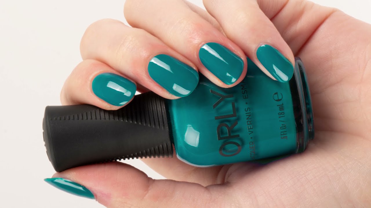 In full Plume | Nail Lacquer 18ML - Image 2