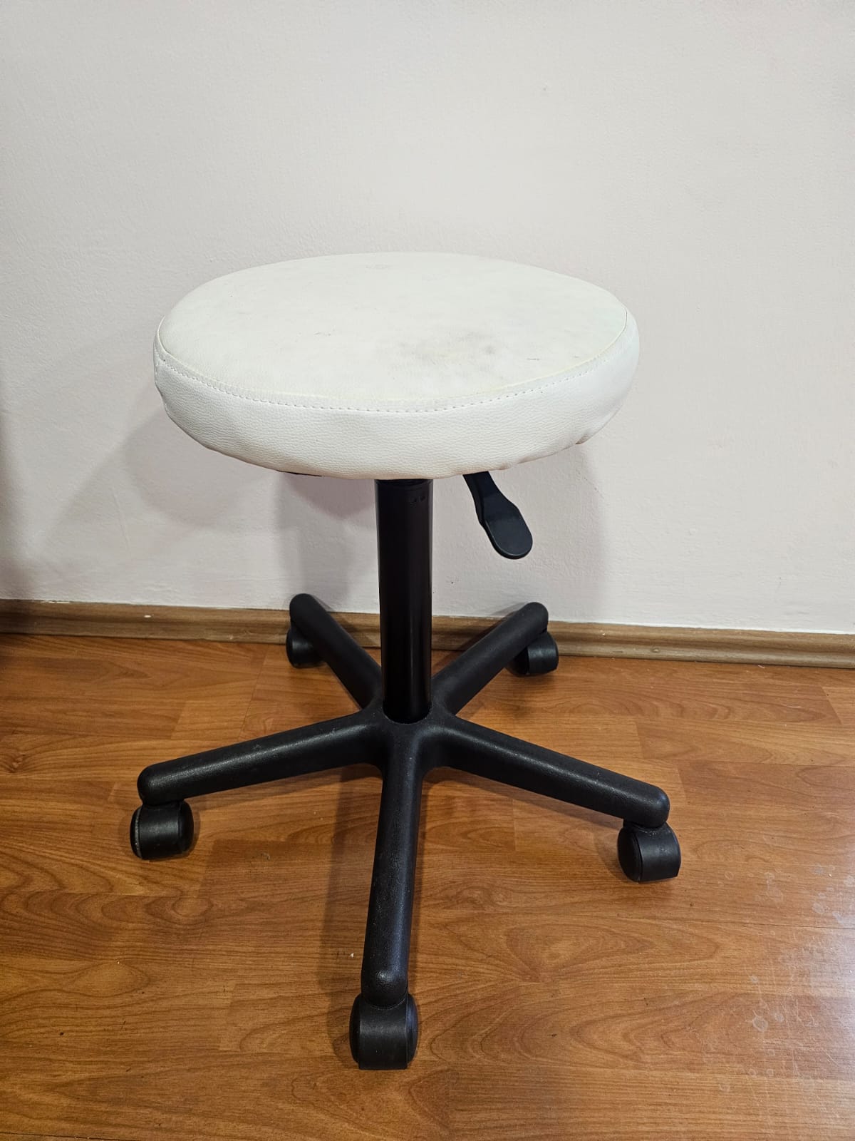 Demo stool - white (collection only)